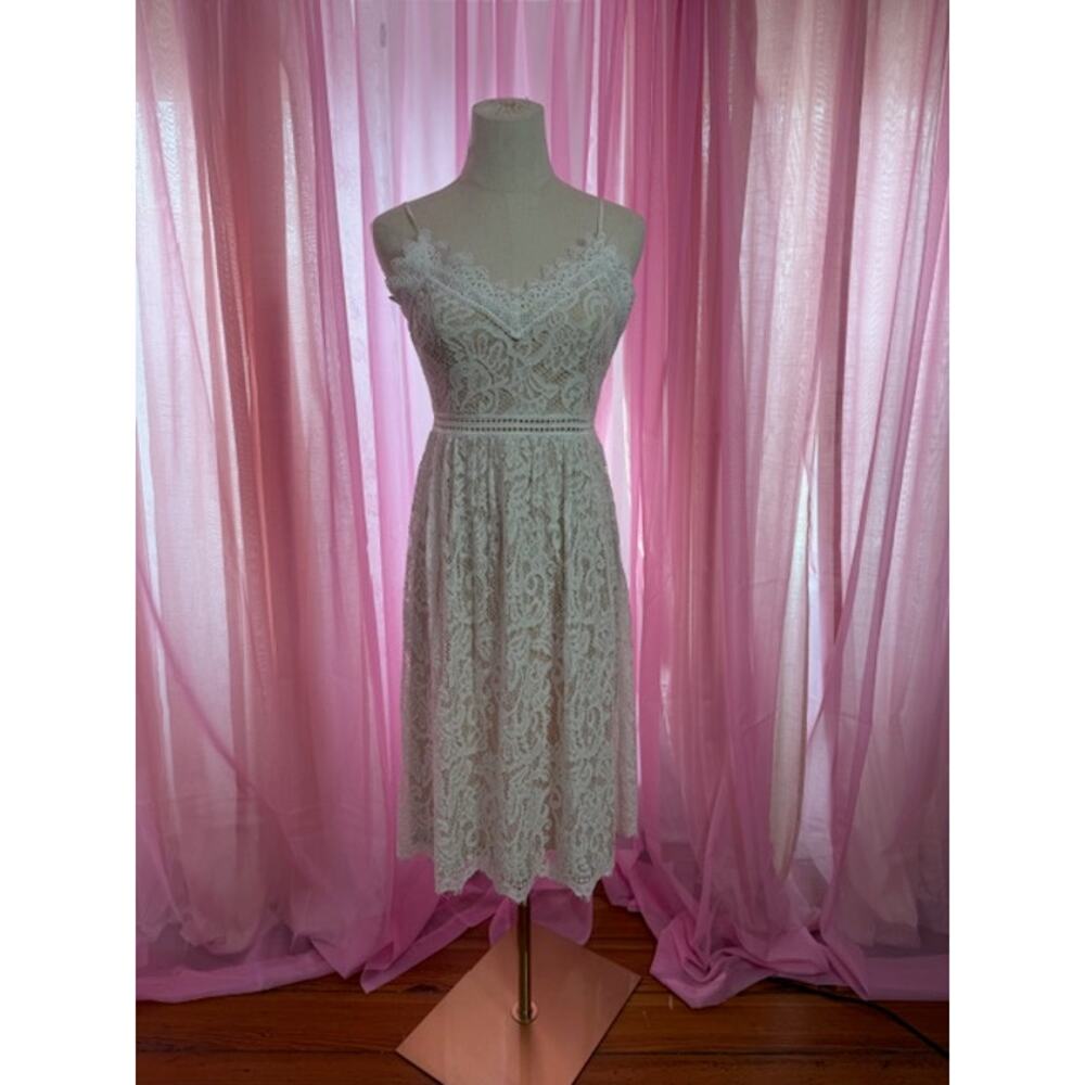 ALTR'D STATE CREAM AND NUDE LACE DRESS SIZE SMALL - Picture 2 of 7